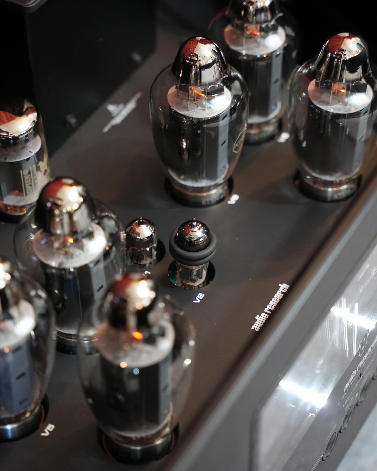 Audio Research Reference 330M Mono Amplifier